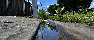 Moradores do Parque Maria Helena temem alagamentos