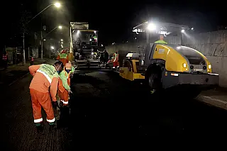 Ashiuchi vistoria obra de recuperação asfáltica na Avenida Paul Percy Harris