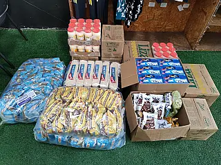 Projeto Social arrecada alimentos para entregar cestas de Natal à famílias carentes