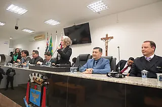 Prefeito prestigia posse da OAB Suzano