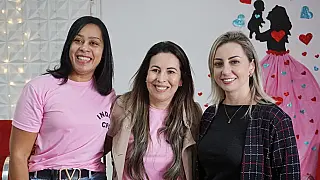 Primeira-dama palestra para grupo de mulheres no Jardim Margareth