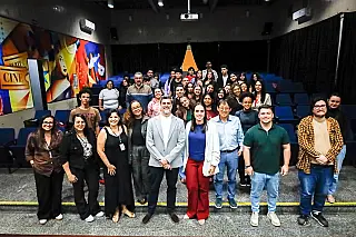 Cineteatro recebe palestra sobre atualidades na 1ª aula do curso pré-vestibular