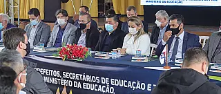 Suzano sedia encontro regional do Fundo Nacional de Educação