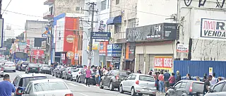 Prefeituras tentam superar desafio de manter isolamento nas cidades