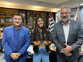 Ashiuchi recebe suzanense que participa do programa ‘Canta Comigo Teen’