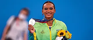 Rebeca Andrade fatura prata, 1ª medalha na ginástica feminina do País