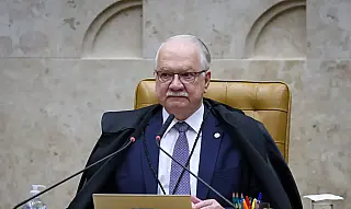 Fachin adia discussão sobre postagens de Nossa Senhora no STF