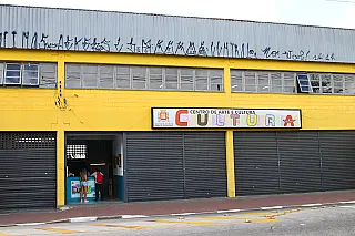 Ferraz retoma aulas de canto e coral