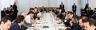 Bolsonaro reúne ministros para avaliar ações e discutir prioridades