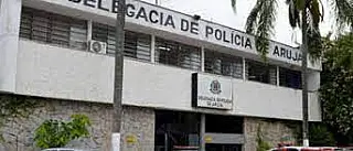 Motorista morre afogado após carro ficar submerso durante fortes chuvas
