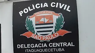 Dois jovens são presos por porte ilegal de arma