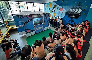 Duas escolas municipais de Itaquá ganham cinemateca