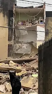 Prédio desabada em Paulista, na região metropolitana do Recife