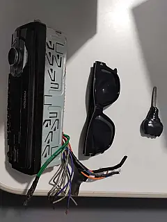 Homem furta Fiorino, foge da polícia, bate o carro e é preso em Itaquá