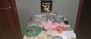 PM confisca grande quantidade de drogas em Itaquá; Dois são presos em flagrante