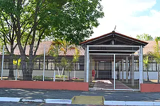 Pais de alunos pedem continuidade das aulas remotas em escola de Suzano