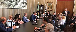 Doria confirma compromisso com hospital e Rodoanel