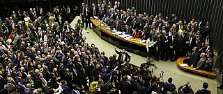 Prefeitos apoiam, sindicalistas criticam e deputados votam a favor da Reforma da Previdência