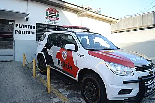 Segurança é agredida com socos por ex-namorado