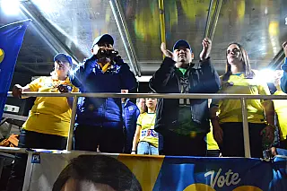 Ato pró Flávio reúne milhares de apoiadores