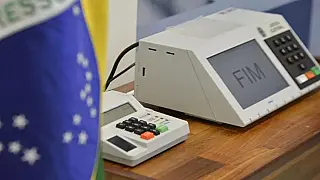 Mais de 1,2 milhão de eleitores vão às urnas neste domingo em 429 locais de votação na região