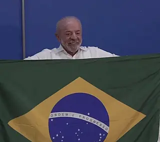 Lula vota e enaltece mobilização popular: ‘nunca vi nada igual’