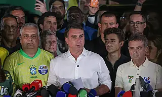 Entenda: investigações contra Flávio continuam no STF após fuga