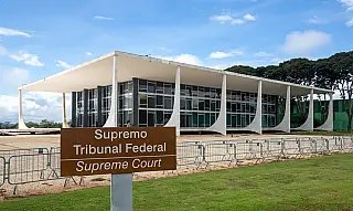 Homem é preso ao tentar invadir a sede do STF em Brasília
