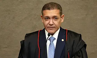 Kassio atende Flávio e suspende circulação de jornal de sindicato