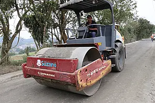 Prefeitura avança com serviços de pavimentação em via no Parque Buenos Aires
