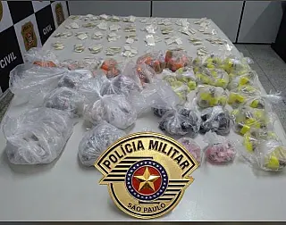 PM desarticula casa-bomba com 766 porções de drogas