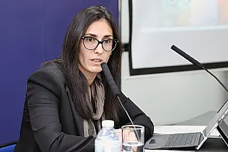 Natália Resende vistoria obras de implantação de redes de água e esgoto em Arujá