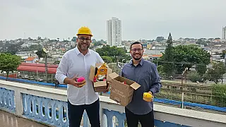 Saulo Souza anuncia entrega de kits especiais com Squishy e doces para celebrar o Dia das Crianças na rede municipal