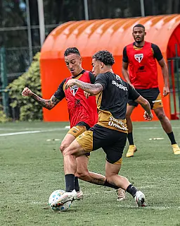 São paulo e santos jogam clássico paulista pelo campeonato brasileiro