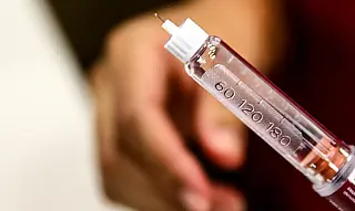 Polícia Federal deflagra operação contra comércio ilegal de medicamentos em Suzano e Mogi