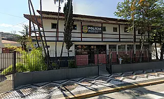 Homem é levado à delegacia suspeito de fazer boca de urna em Santa Isabel