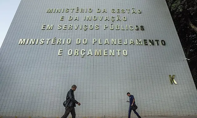 Governo pretende realocar R$ 20 bilhões no Orçamento de 2027