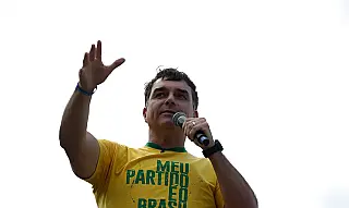 Aliado de Trump diz que Flávio Bolsonaro chegou aos EUA