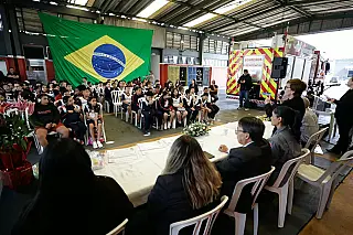Projeto 'Bombeiro na Escola' certifica 263 alunos da rede municipal de ensino