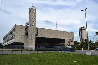 Prefeituras avaliam impactos do fim da escala 6x1 para contratos de terceirizados