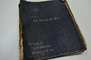 Álbum de 100 anos tem imagens inéditas da atual Linha-12 Safira