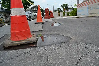 Sabesp promete 2 camadas de asfalto em obra 'largada', mas deixa de estipular prazo