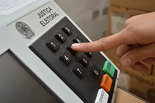 Eleitor filma voto e é flagrado pela polícia em Suzano