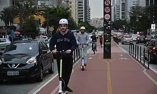 Prefeitura de SP começa a fiscalizar bicicletas e patinetes elétricos