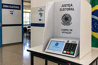 Maioria dos prefeitos e candidatos da região vai às urnas pela manhã