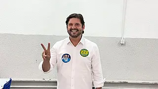 André do Prado vota em Guararema e acompanha apuração ao lado de Tarcísio