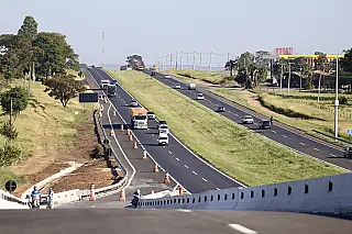 DER-SP espera 16,7 milhões de veículos nas rodovias estaduais durante o feriado de Aparecida