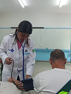 ‘Saúde Itinerante’ realiza mais de 300 procedimentos em escola da Fazenda Aya