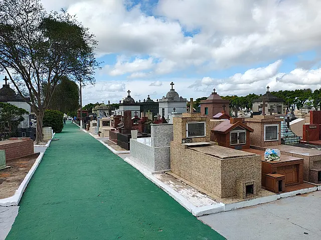 Missas e homenagens devem levar mais de 65 mil pessoas aos cemitérios municipais