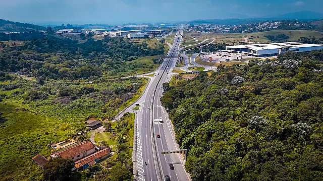 Feriado de Finados: mais de 1,4 milhão de veículos são esperados nas rodovias administradas pela CNL